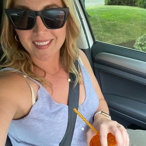 Meet your Posher, Brea